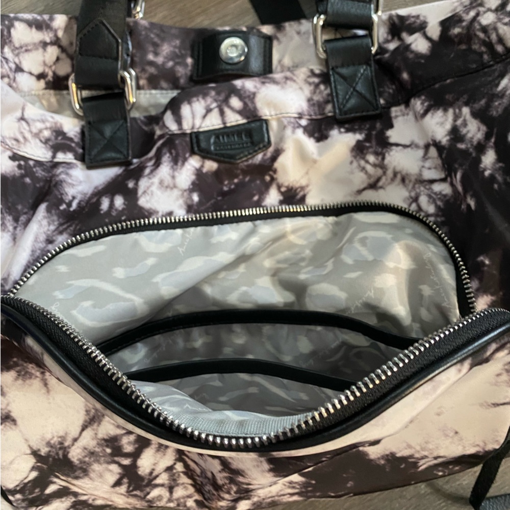 Aimee Kestenberg Lighten Up Vanilla Black/White Tie Dye Nylon Tote purse - Picture 7 of 9